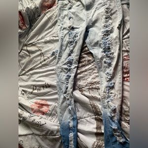 NEVER WORN SIZE 15 FASHION NOVA DISTRESSED SKINNY JEANS SUPER CUTE COLOR FADE!